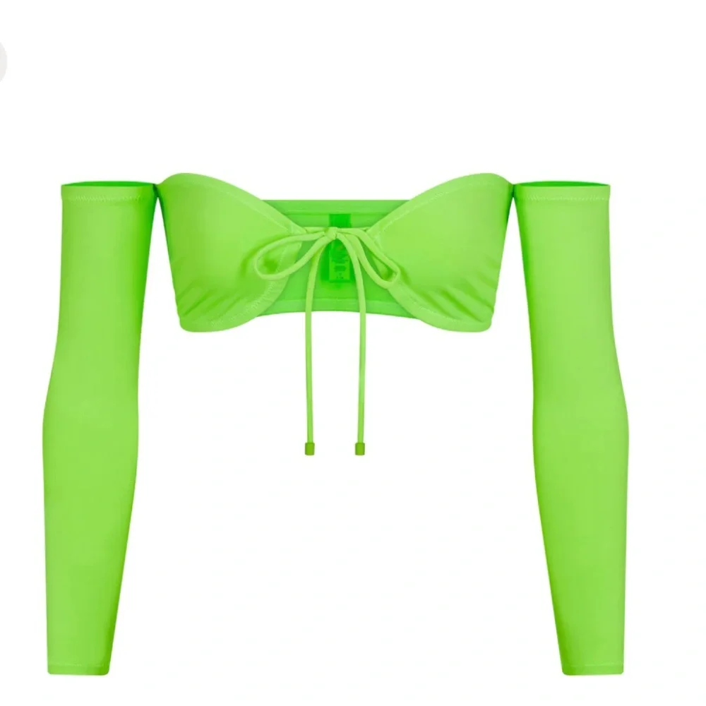 💚SKIMS SWIM LONG SLEEVE BIKINI TOP IN NEON GREEN M